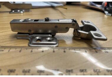 Cupboard Half Overlay Hinge - Small Flat